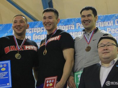 Чемпионат Якутии по мас-рестлингу запомнился рекордом и яркими схватками