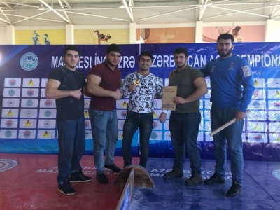 Кубок Азербайджана по мас-рестлингу собрал спортсменов из семи регионов страны
