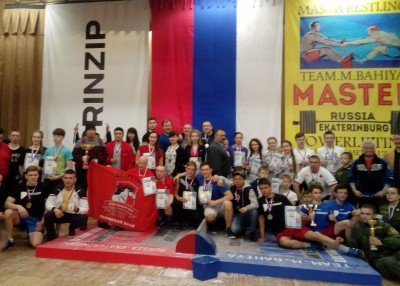 На Урале провели отбор на чемпионат России по мас-рестлингу
