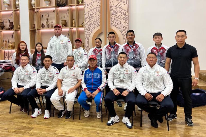 Сборная команда России по мас-рестлингу вылетела в Узбекистан