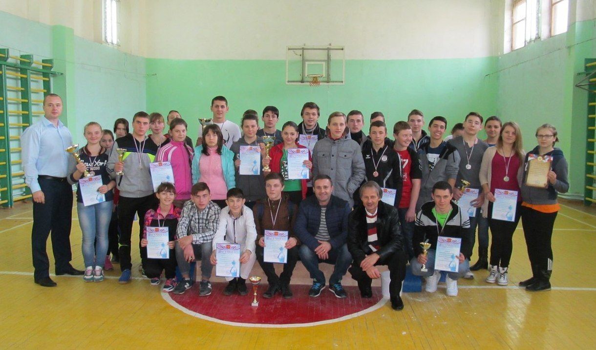 В Крыму проведено Первенство по мас–рестлингу среди общеобразовательных школ Раздольненского района (юноши и девушки).