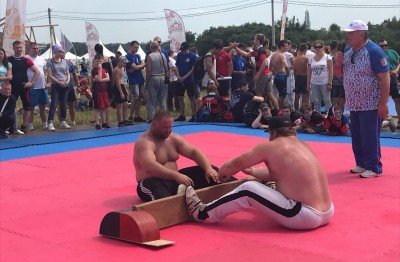 Мас-рестлинг на фестивале «Русский мир» в Сергиевом Посаде