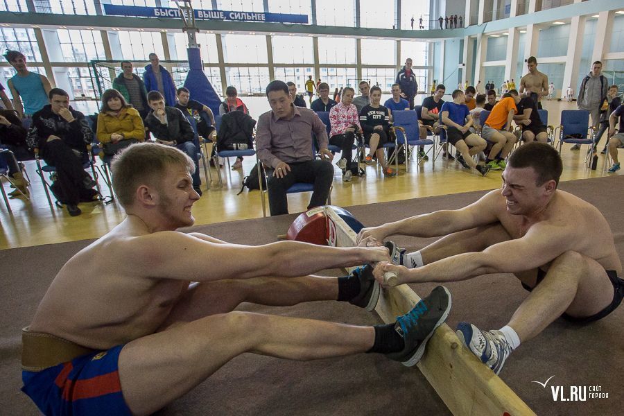 «Все началось с якутских энтузиастов…» – владивостокские студенты определили сильнейших в мас-рестлинге 