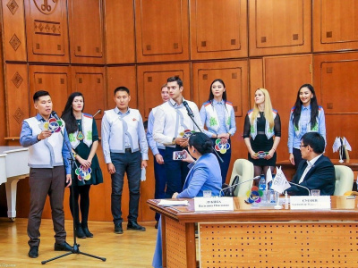 Глава Республики Саха (Якутия) напутствовал участников Всемирного фестиваля молодежи и студентов