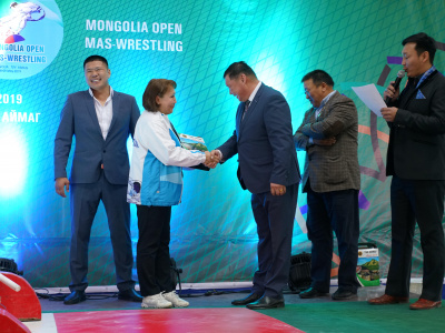 Монгольский мас-рестлинг открыт для всего мира 