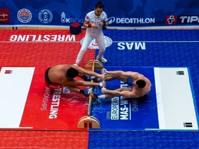 Павел Черноградский, Иван Галкин и Эльдана Болотбекова стали абсолютными чемпионами Европы по мас-рестлингу