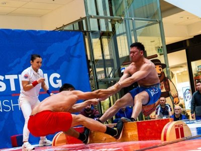 Павел Черноградский, Иван Галкин и Эльдана Болотбекова стали абсолютными чемпионами Европы по мас-рестлингу