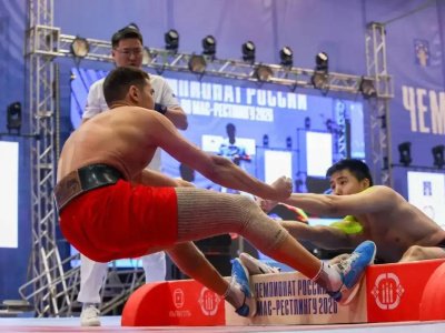 Глава Якутии Айсен Николаев открыл Чемпионат России по мас-рестлингу