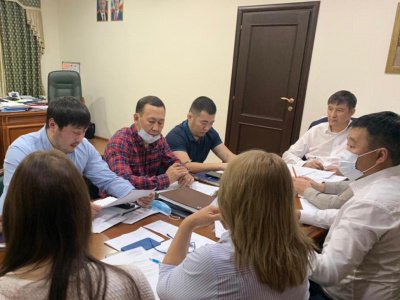 Министр спорта Якутии Иннокентий Григорьев провел совещание по вопросам подготовки международных мероприятий по мас-рестлингу