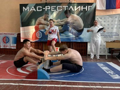 В Свердловской области завершили сезон проведением соревнований по мас-рестлингу
