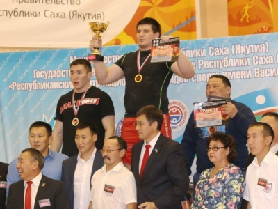 Абсолютный Фролкин и трехкратный Платонов