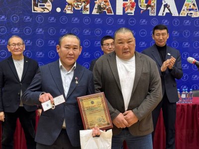 В Якутске торжественно открыт Чемпионат Якутии по мас-рестлингу имени Гавриила Десяткина — Күүстээх Дэхээккин
