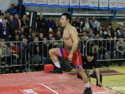 Чемпионат Якутии по мас-рестлингу запомнился рекордом и яркими схватками