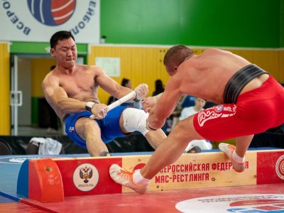 Чемпионат России по мас-рестлингу завершился триумфом якутских спортсменов 