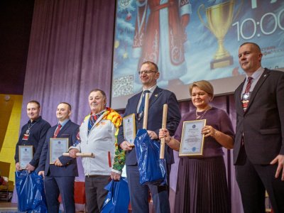 Более 200 спортсменов Подмосковья собрал юбилейный Кубок Деда Мороза по мас-рестлингу в Люберцах