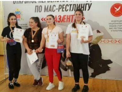 Открытое первенство по мас-рестлингу среди юниоров состоялось во Владикавказе