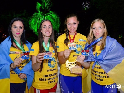 Не сбавляя оборотов сборная Украины по мас-рестлингу готовится к чемпионату мира. Фото.