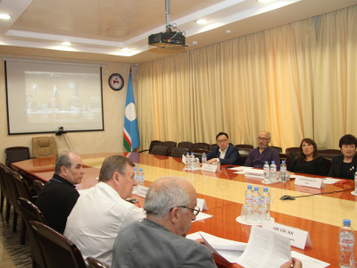 Александр Акимов провел видеоконференцию с коллегами из разных континентов