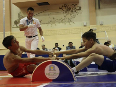 На «Детях Азии» стартовали соревнования по мас-рестлингу. Фото.