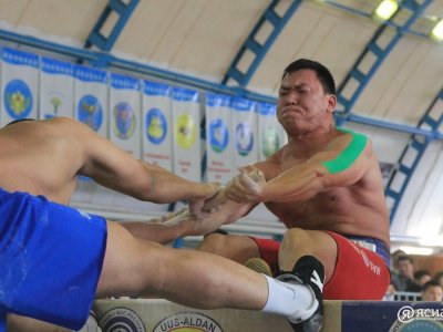 Чемпионат Якутии по мас-рестлингу запомнился рекордом и яркими схватками