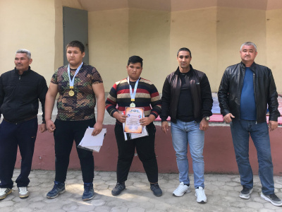 В узбекском городе Алмалык проведён дружеский турнир среди школьников