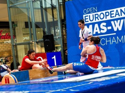 Павел Черноградский, Иван Галкин и Эльдана Болотбекова стали абсолютными чемпионами Европы по мас-рестлингу