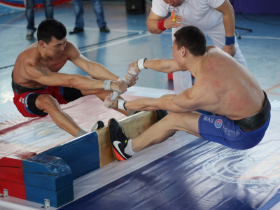 Сахалинские спортсмены завоевали пять медалей на чемпионате ДФО по мас-рестлингу
