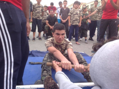 В Азербайджане юные армейцы осваивают мас-рестлинг.