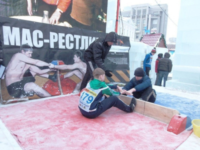 Атлеты взяли штурмом ледовый городок Екатеринбурга