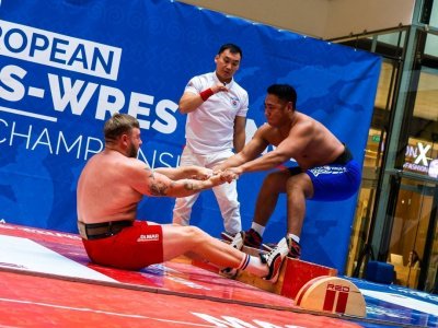 Павел Черноградский, Иван Галкин и Эльдана Болотбекова стали абсолютными чемпионами Европы по мас-рестлингу