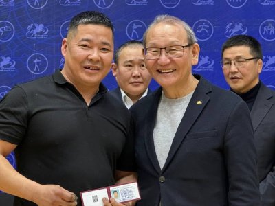 В Якутске торжественно открыт Чемпионат Якутии по мас-рестлингу имени Гавриила Десяткина — Күүстээх Дэхээккин