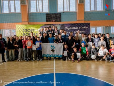 В Яр-Сале прошел турнир по мас-рестлингу среди юношей и девушек, посвященный Году Героев на Ямале