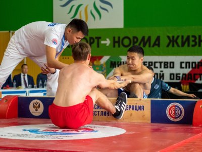 Определились чемпионы и призеры первого дня чемпионата России по мас-рестлингу