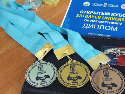 Первоапрельский мас-рестлинг в азиатских странах