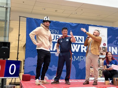 Павел Черноградский, Иван Галкин и Эльдана Болотбекова стали абсолютными чемпионами Европы по мас-рестлингу