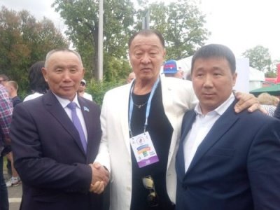 Японцы восхищены поединками гигантов мас-рестлинга из России