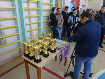 Сто крымских школьников мерились силами в мас-рестлинге