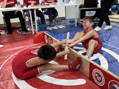 В Москве прошел Новогодний детский турнир по мас-рестлингу