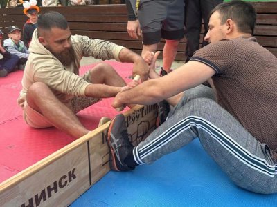 Якутский вид спорта «мас тардыхыы» или мас-рестлинг собрал десятки спортсменов в подмосковном Наро-Фоминске