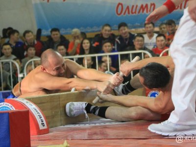 Чемпионат Якутии по мас-рестлингу запомнился рекордом и яркими схватками