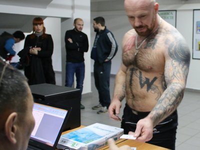 Сильнейшие мас-рестлеры из десяти российских регионов будут бороться за путевки на чемпионат России на мемориале олимпийского чемпиона Романа Дмитриева в Москве. 
