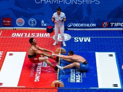 Павел Черноградский, Иван Галкин и Эльдана Болотбекова стали абсолютными чемпионами Европы по мас-рестлингу