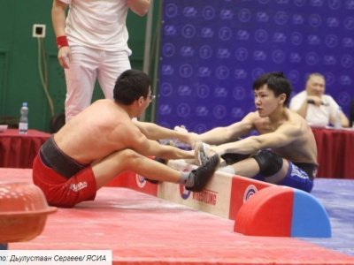 Определены чемпионы Якутии среди юниоров по мас-рестлингу
