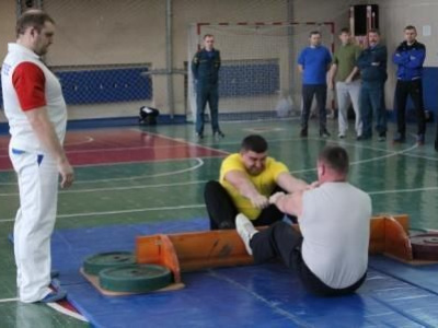 Соревнования по мас-рестлингу
