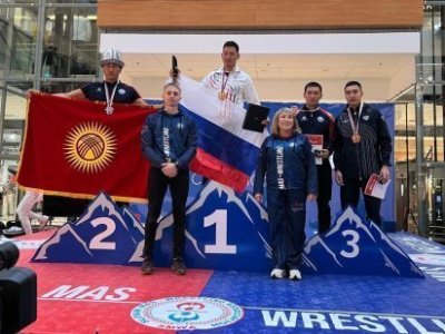 Павел Черноградский, Иван Галкин и Эльдана Болотбекова стали абсолютными чемпионами Европы по мас-рестлингу