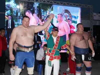 Ташкент: Мас-рестлинг стал украшением спортивного праздника PROFORM Classic