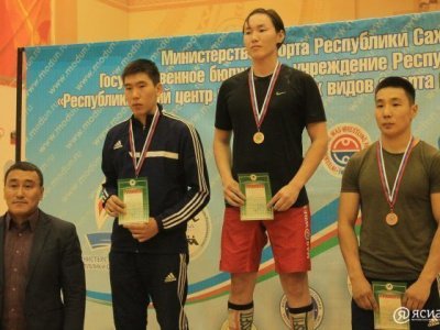 Якутские мас-рестлеры завоевали путевки на первенство России. Фото