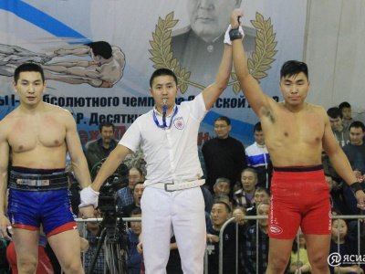 Чемпионат Якутии по мас-рестлингу запомнился рекордом и яркими схватками
