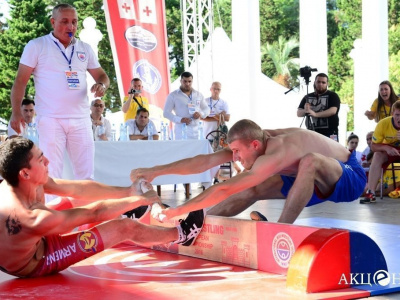 Не сбавляя оборотов сборная Украины по мас-рестлингу готовится к чемпионату мира. Фото.