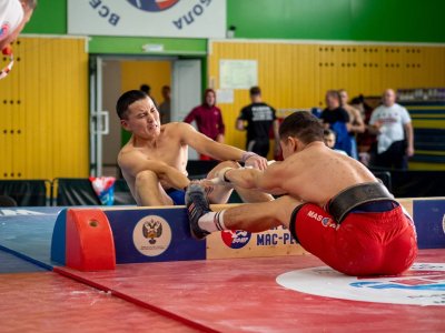 Определились чемпионы и призеры первого дня чемпионата России по мас-рестлингу